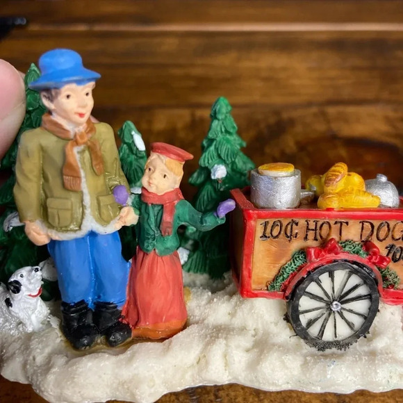 RITE AID CHRISTMAS VILLAGE FIGURE HOTDOG STAND 2.5”, no box. - Picture 5 of 7